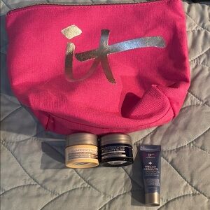 It Cosmetics Travel Size Kit